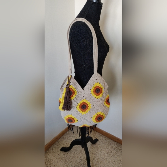 Handmade Crochet sunflower design Shoulder Bag - Picture 3 of 17